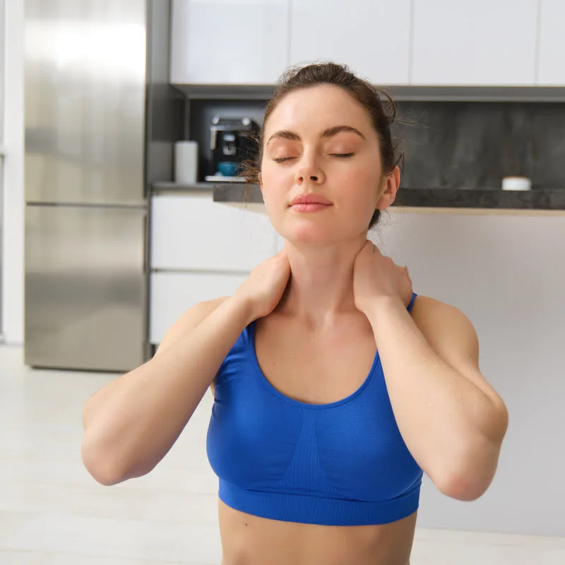 Massage för nacken: Övningar för att minska smärta och spänningar i vardagen